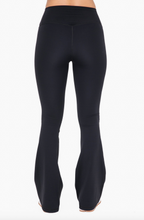 Load image into Gallery viewer, OFFLINE FLARE LEGGINGS (BLACK)
