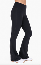 Load image into Gallery viewer, OFFLINE FLARE LEGGINGS (BLACK)
