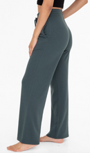 Load image into Gallery viewer, MUSE SWEATPANTS (JUNGLE GREEN)
