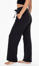 Load image into Gallery viewer, MUSE SWEATPANTS (BLACK)
