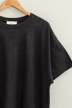 Load image into Gallery viewer, LAIDBACK OVERSIZED TEE (BLACK)
