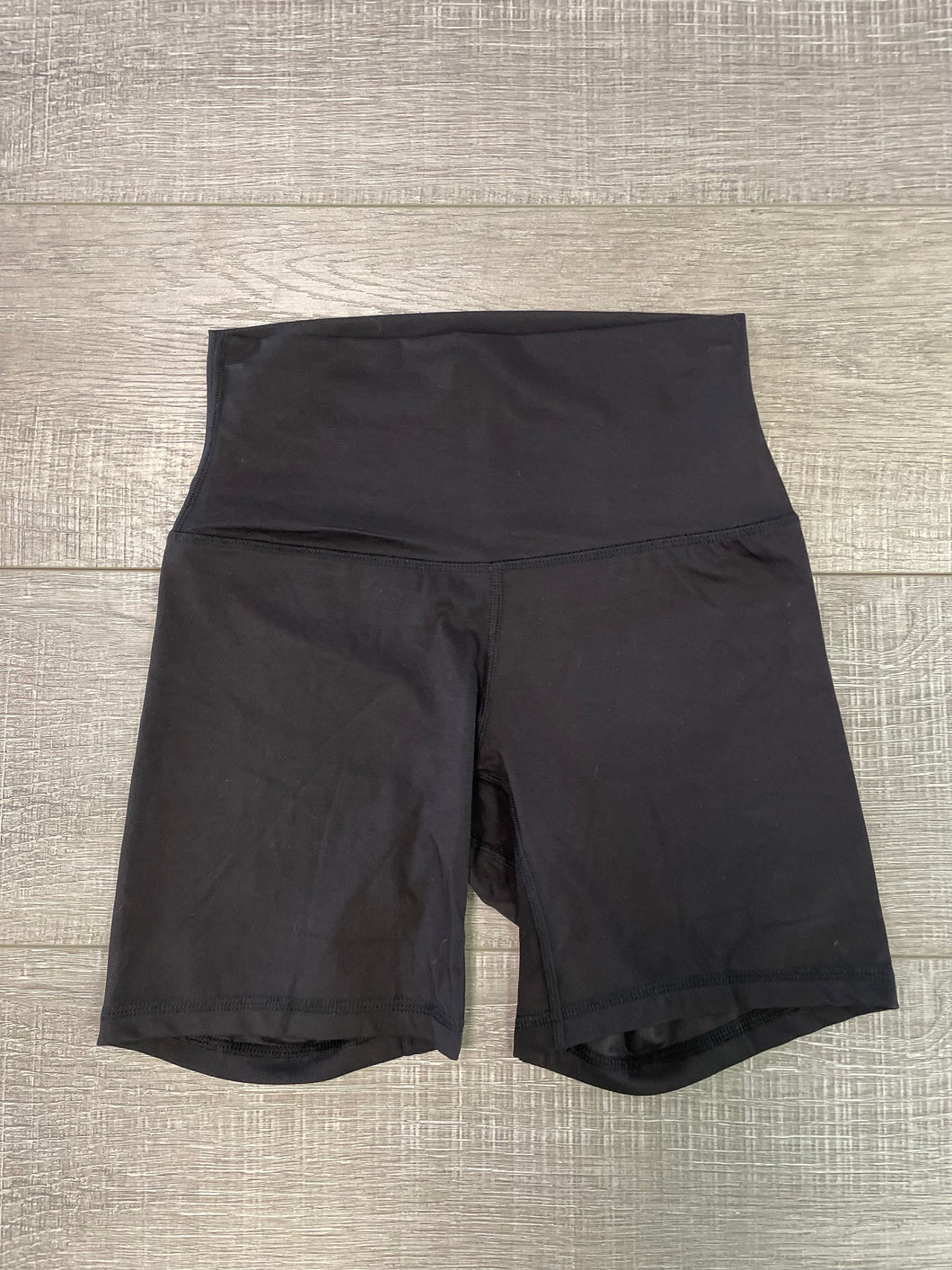 BUTTERY SHORTS (BLACK)